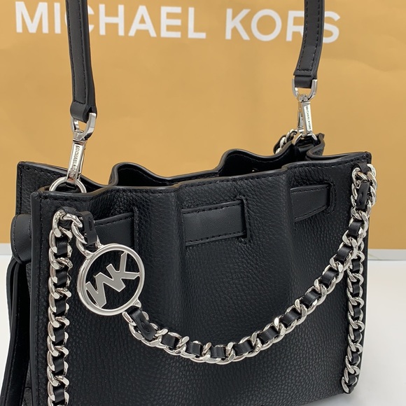 MICHAEL KORS
Mina Small Belted Pebbled Leather Chain Crossbody Bag Black color - Picture 3 of 15